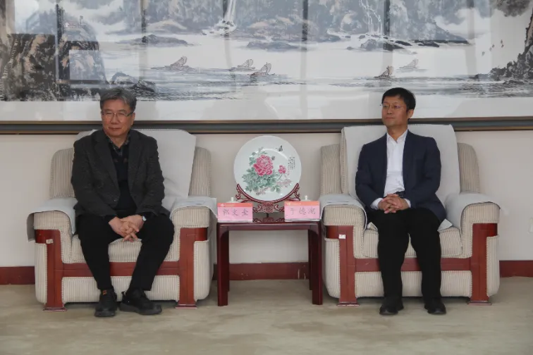 Shandong LANO Yn Cydweithio â'r Athro KWAK, Moon Kyu, Ph.D.a Chynrychiolydd Liang Tongho o Brifysgol Dongguk, De Corea i Gynnal Cyfnewidiadau a Chydweithrediad ym Maes Rheoli Sŵn gyda Phrifysgol Shandong Jianzhu